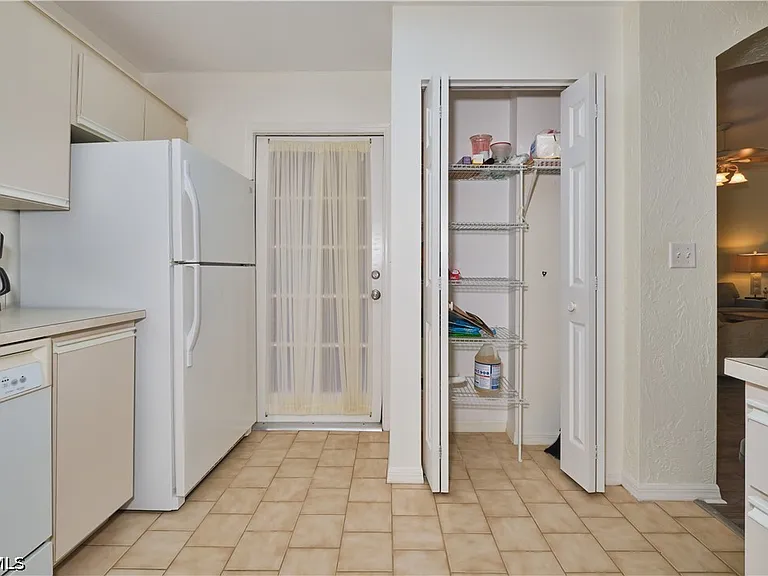 5510 SW 4th Pl #503 — Photo 14