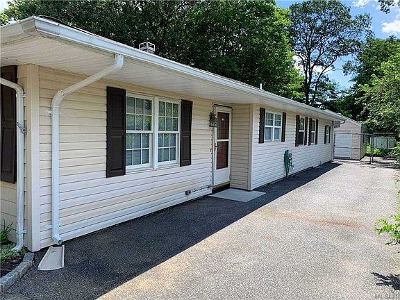 2nd image of 146 Baybright Dr E