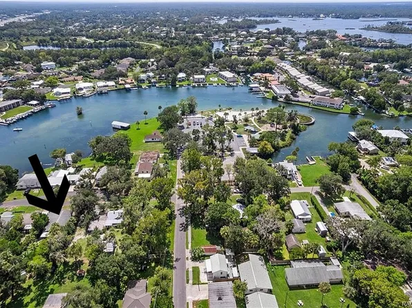 127 NE 2nd St, Crystal River, FL 34429