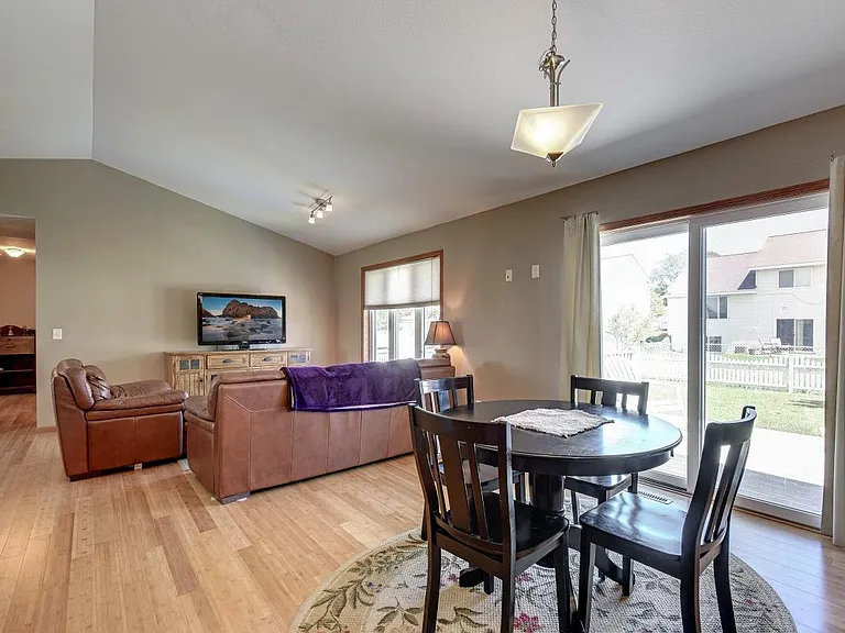 1187 Blackhawk Dr SW — Photo 10