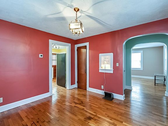 5th image of 123 Linden Ave