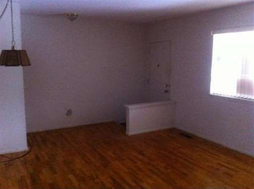 3rd image of 25469 Wexford Ave