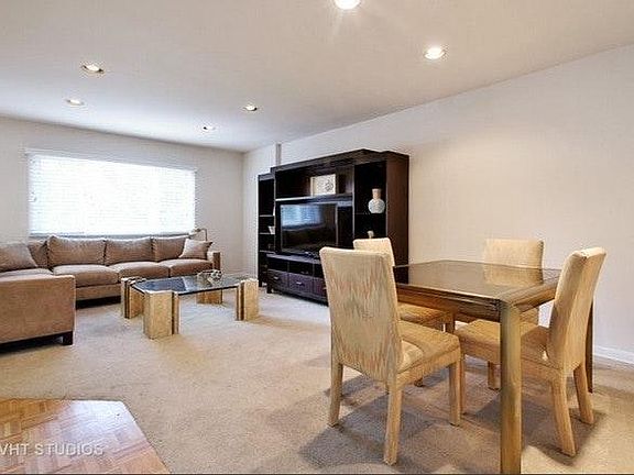 4th image of 356 Skokie Ct