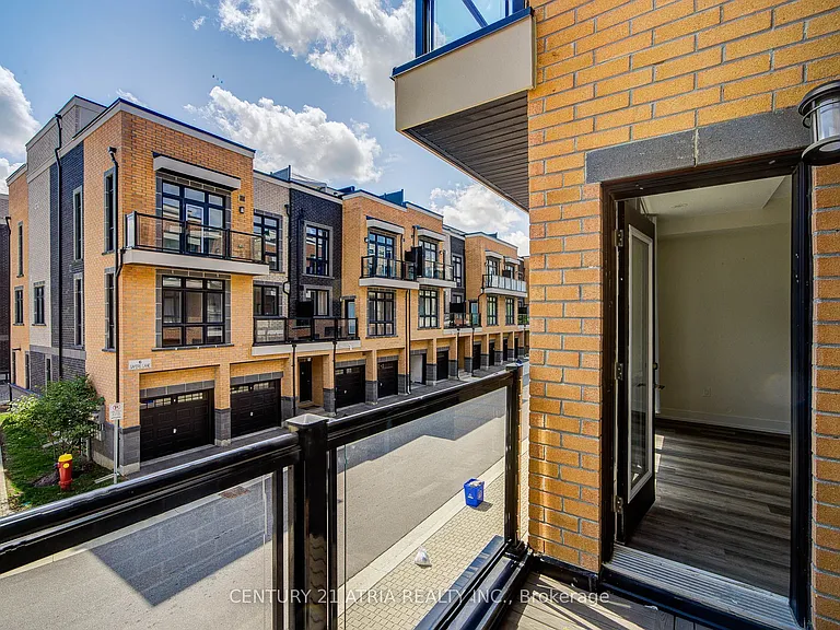 1 Bond Cres #1 — Photo 24