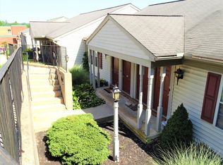 77 Westpointe Ln, Ephrata, PA 17522