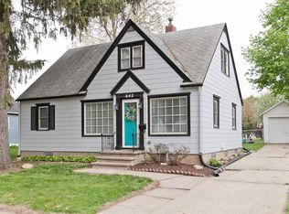 642 34th St NE, Cedar Rapids, IA 52402