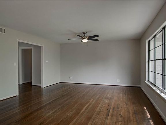 5th image of 2214 Clearview Dr