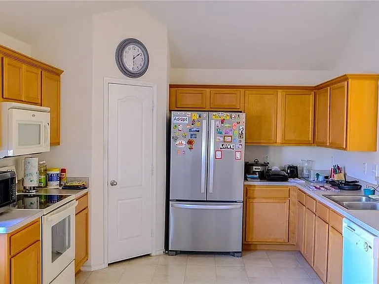 316 Sardius Blvd — Photo 6