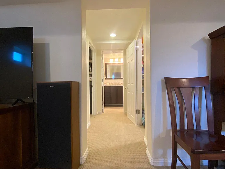 1166 S Jackson St — Photo 13