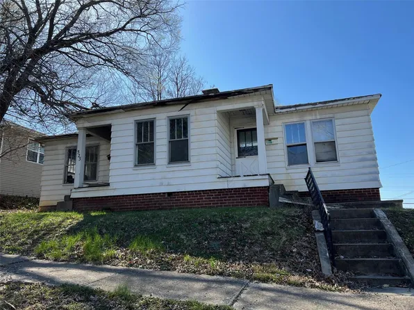 521 S 8th St, Vandalia, IL 62471