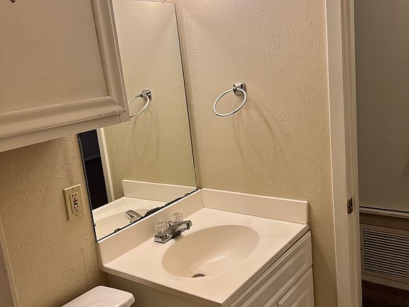 5th image of 1604 E Fairmont St #1604