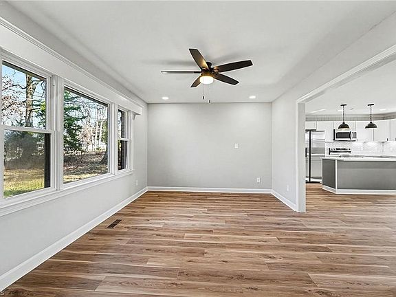 5th image of 766 Hallmark Dr