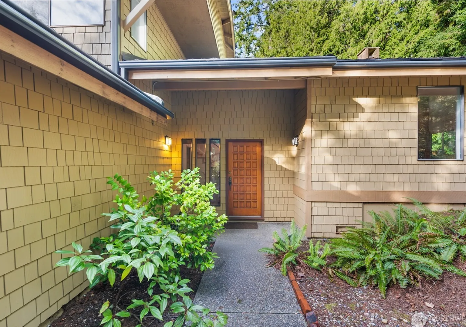 Spacious Home on Private 0.80-Acre Lot in Winterwood Estates — Photo 1