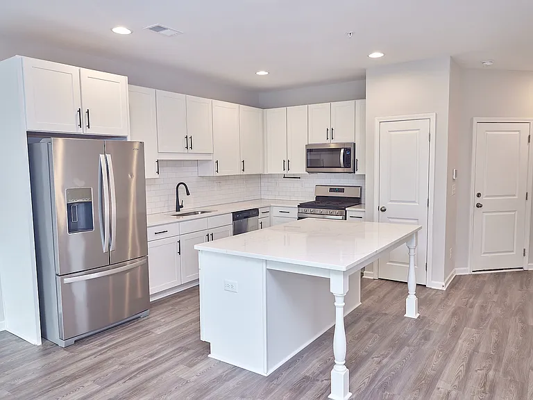 2890 Royal Heights Dr NW #1 — Photo 10