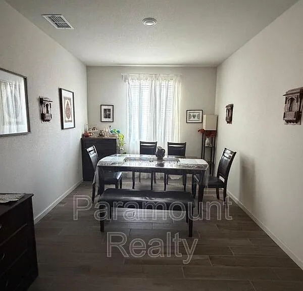 1878 Holland Ln — Photo 4