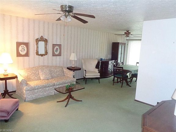 2nd image of 36374 Lake Shore Blvd