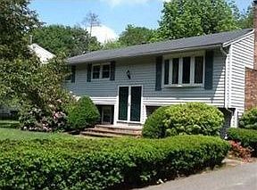2nd image of 4 Fagus Rd