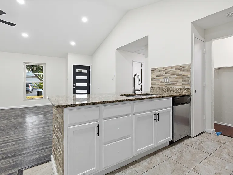 3728 Flintwood Trl — Photo 10