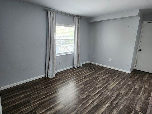 5th image of 3868 NE 169th St #111