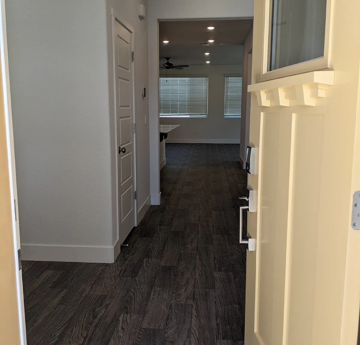5 bed, 3.0 bath, 2504 sqft, $2,650 — Photo 3