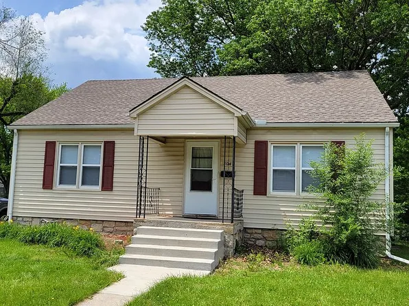 504 NE Douglas St, Lees Summit, MO 64063