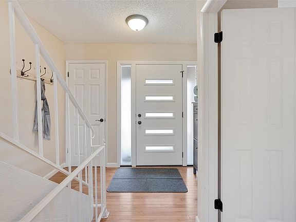 4th image of 1554 Beacon Woods Ct