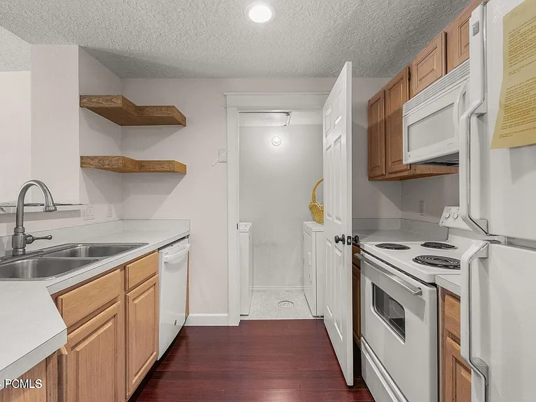 900 Bitner Rd #B16 — Photo 7