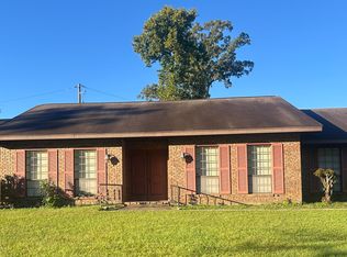 501 Oakbrook Dr, McComb, MS 39648
