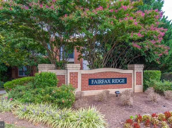 3851 Aristotle Ct #1-215, Fairfax, VA 22030