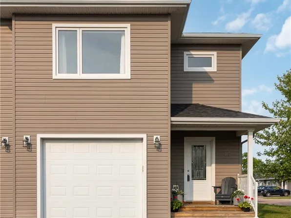 180 Falcon Dr, Moncton, NB E1G 5Z1