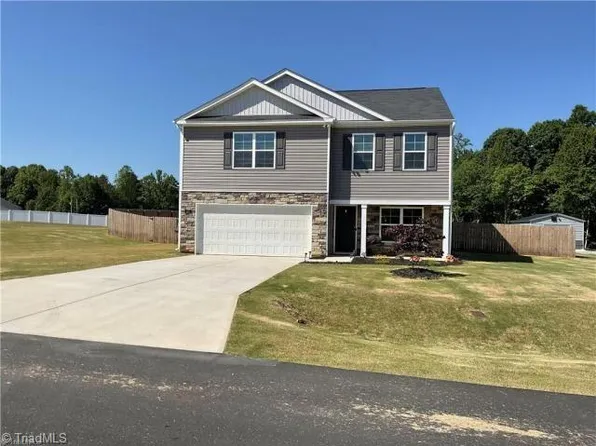 217 Beebop Ln, Lexington, NC 27295
