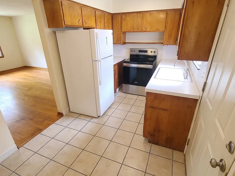 476 Graham Rd #4 — Photo 3