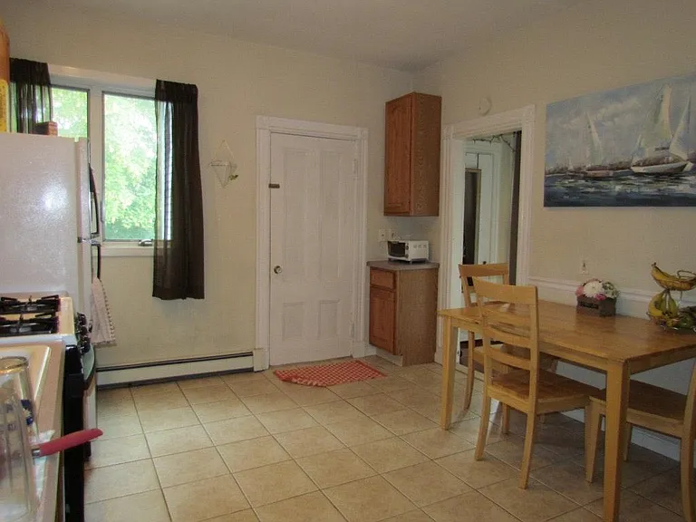 750 E 3rd St #2 — Photo 12