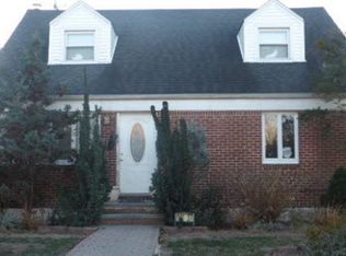 14137 254th St, Rosedale, NY 11422