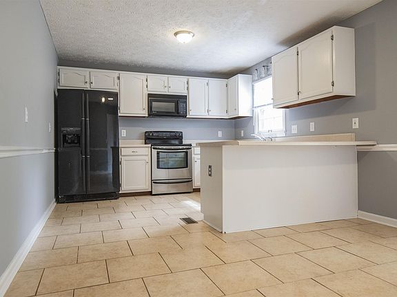 5th image of 1315 Dann Dr