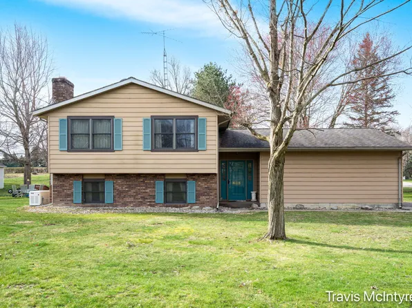 605 Beechwood Dr, Allegan, MI 49010