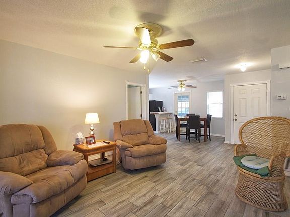 4th image of 11048 Maxton Way N