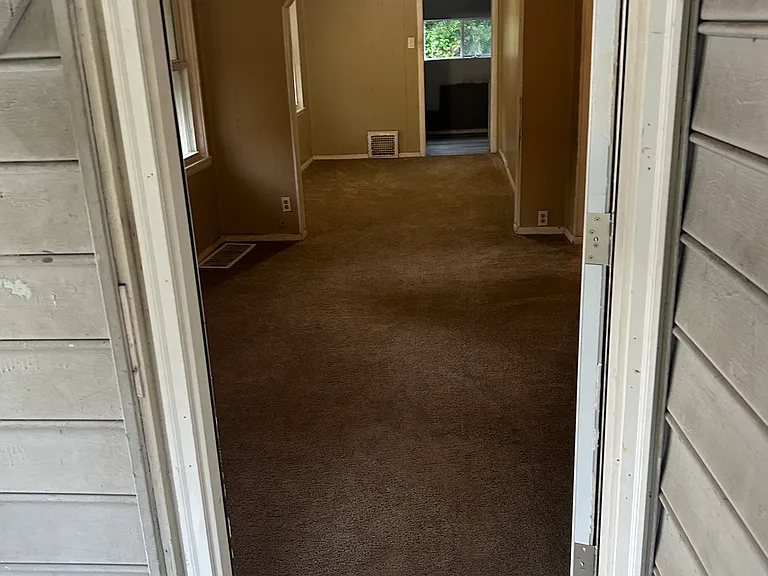 2121 Delaware Ave — Photo 4