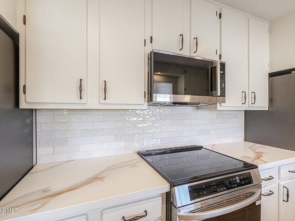 1st image of 1153 E 12TH Street