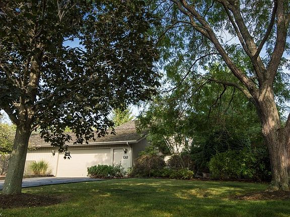 2nd image of 381-25 Knollwood Dr