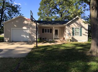 209 E Stoddard Ave, Virden, IL