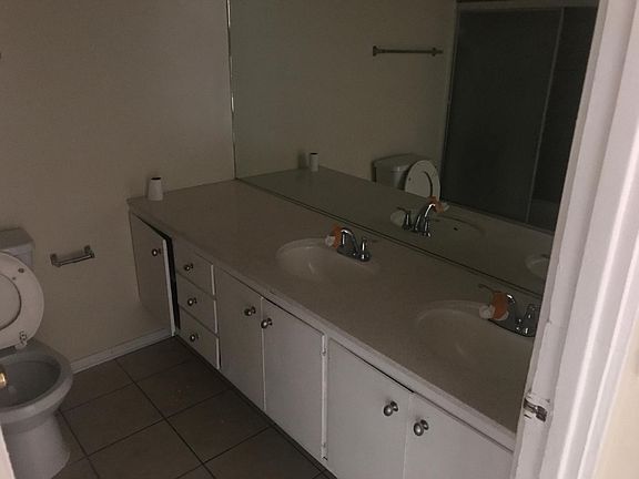 5th image of 2111 Cimarron St APT 8