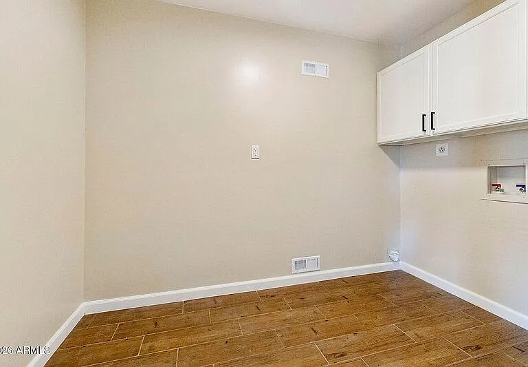 539 W 17th St — Photo 16