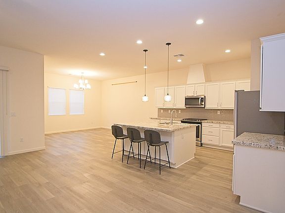 3rd image of 2110 Portneuf Dr