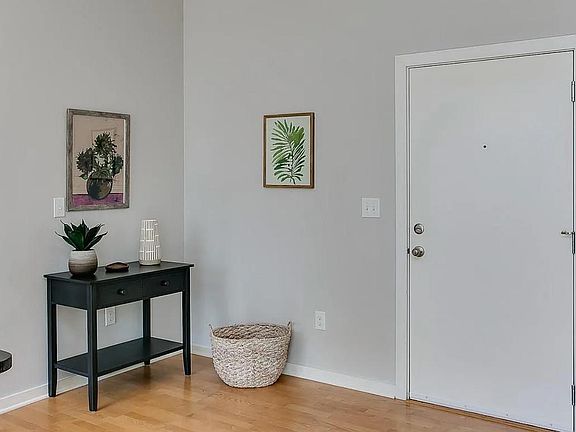 5th image of 506 N Mangum St #203