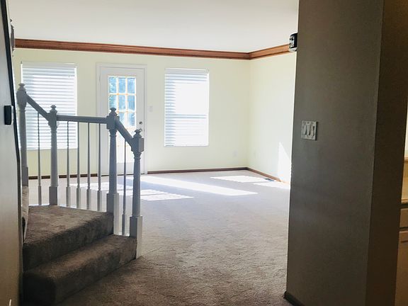 3rd image of 4027 Morningview Ct