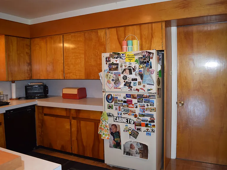 301 Homan Ave — Photo 21