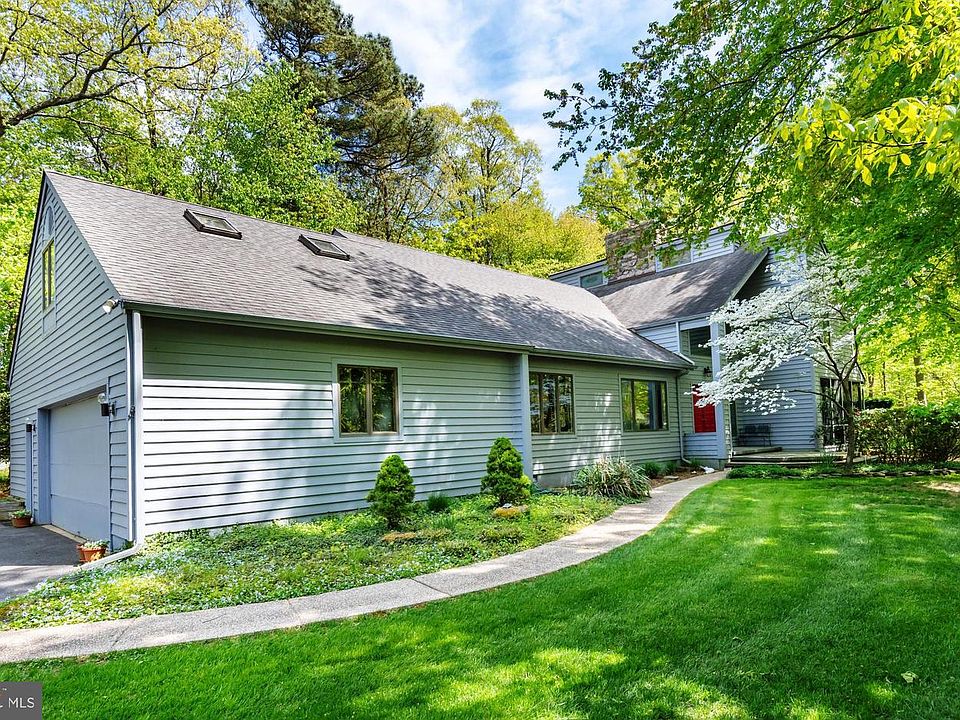 1st image of 357 W Prospect Bay Dr