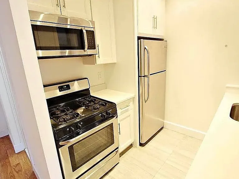 496 Manhattan Ave #4A — Photo 3