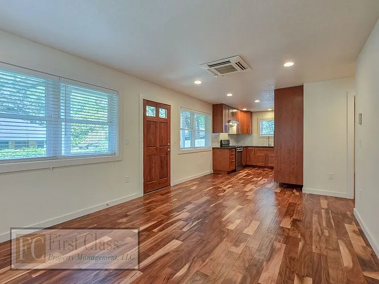 7618 SW Mayo St #B — Photo 4